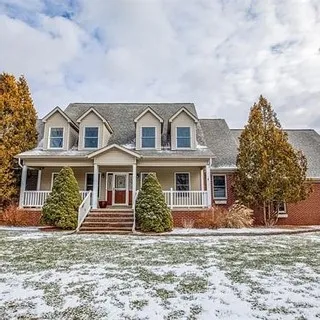 Wouldn't it be great to live on some acreage? ⁠
⁠
I grew up in the country with plenty of woods to roam through and I