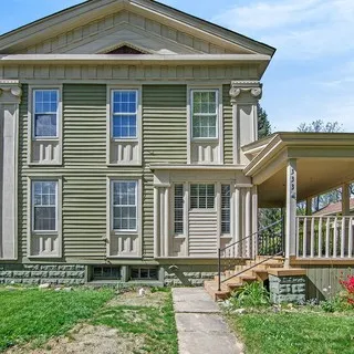 ❗ New Listing ❗⁠
⁠
If you know someone looking for small town living with an easy commute, this Almont Village Historic